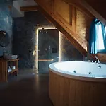 فندق Kulla E Bajraktarit 4*