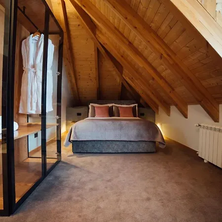 Kulla E Bajraktarit Otel