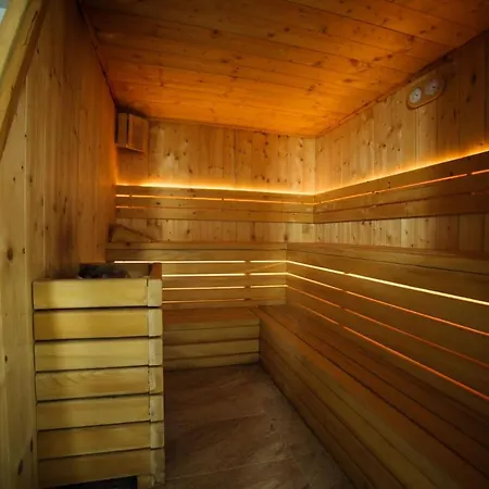 Kulla E Bajraktarit Hotel