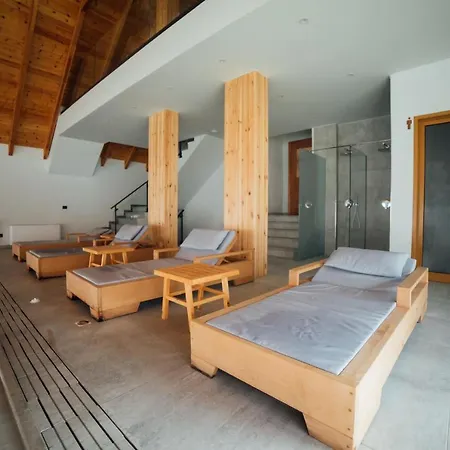 Kulla E Bajraktarit Hotel