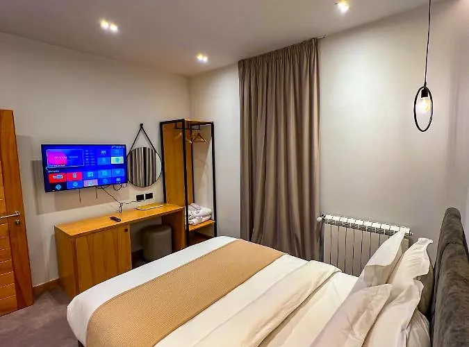 Hotel Kulla E Bajraktarit 4*