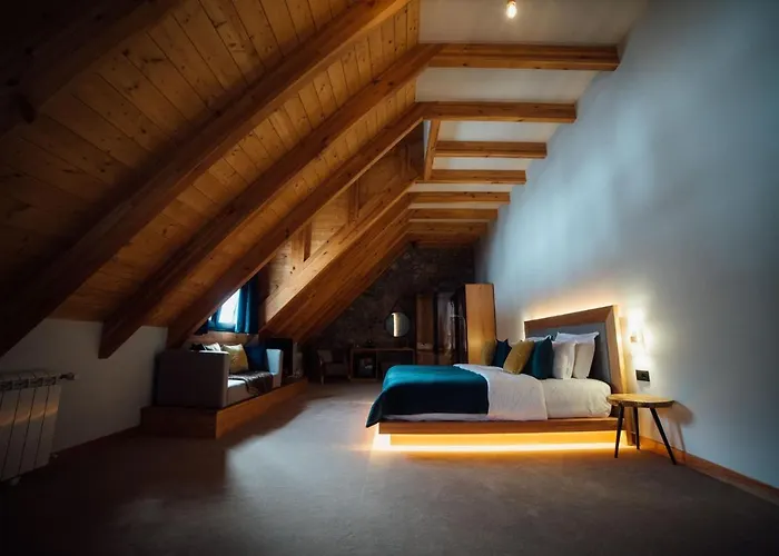 Kulla E Bajraktarit Hotel Boge