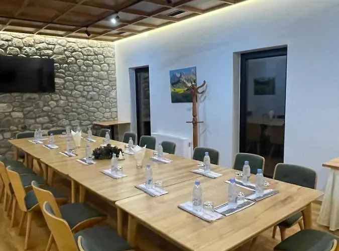 Kulla E Bajraktarit 4*