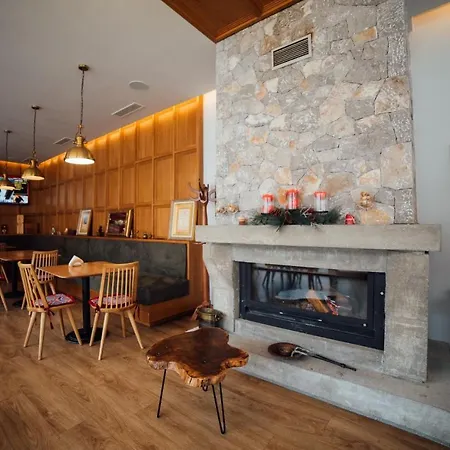 Hotel Kulla E Bajraktarit