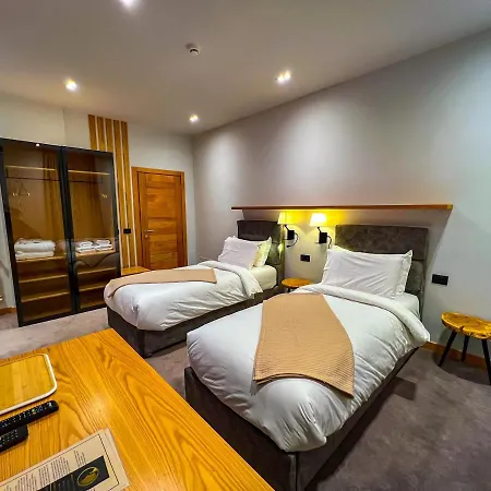 Kulla E Bajraktarit Hotell