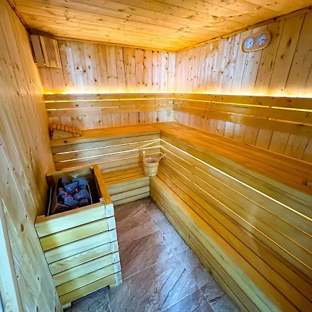 Kulla E Bajraktarit 4*