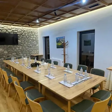 Kulla E Bajraktarit 4*