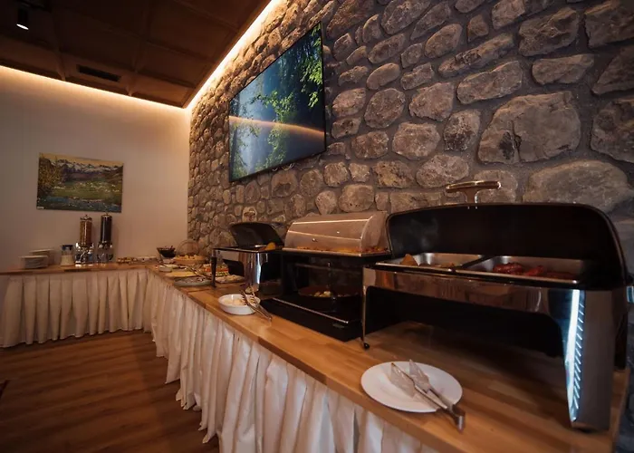 Kulla E Bajraktarit Hotel