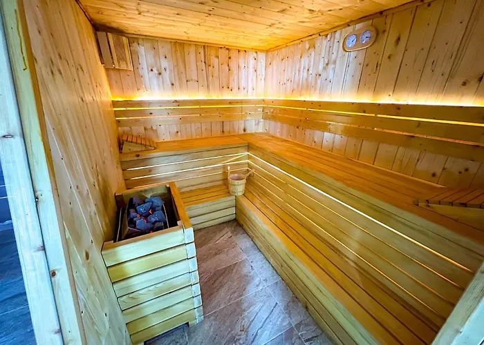 Kulla E Bajraktarit 4*